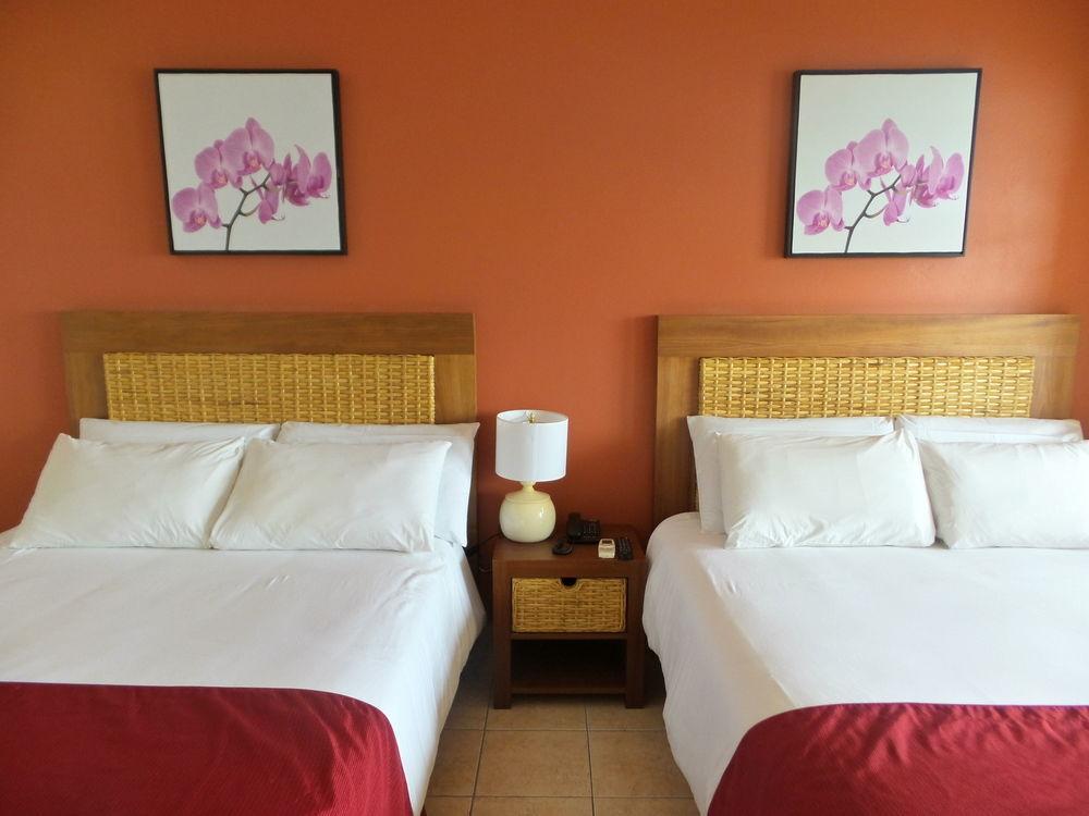 Flamboyant Hotel & Villas セントジョージズ エクステリア 写真