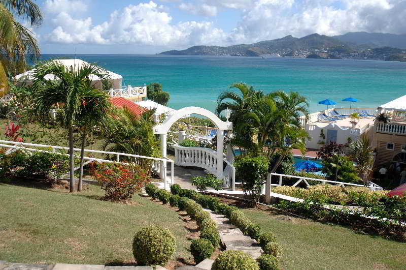 Flamboyant Hotel & Villas セントジョージズ エクステリア 写真